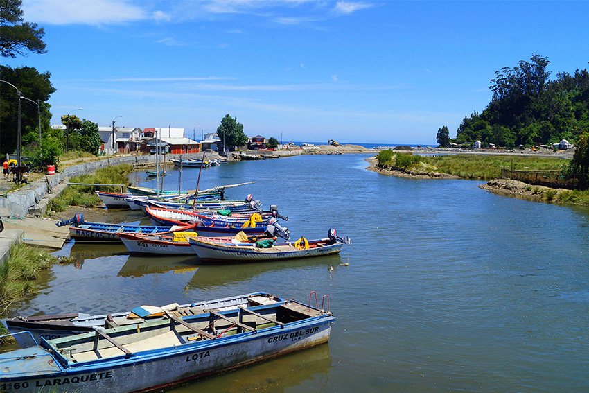 Caleta de pescadores cerca de Laraquete